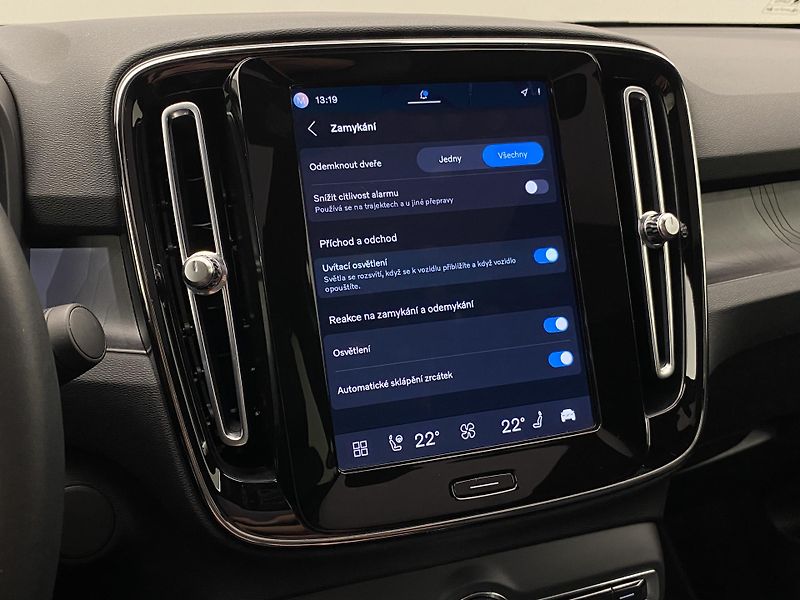 Volvo C40 PURE ELECTRIC RECHARGE PLUS - fotka 52 z 57