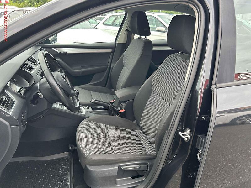 Škoda Octavia (2013) 1.2 TSI, ČR, AC, výhřev sed - fotka 9 z 15