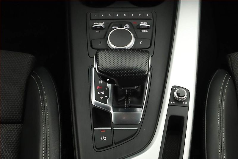 Audi A4 (2016) S-Line 2.0 TDI, Automat, Kůže - fotka 10 z 21