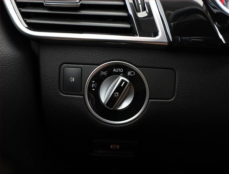 Mercedes-Benz GLS (2017) 500 4MATIC - fotka 16 z 21