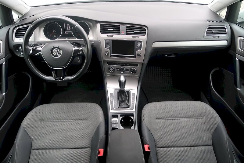 Volkswagen Golf (2016) COMFORTLINE 1,2 TSI 81 kW DSG - fotka 5 z 29