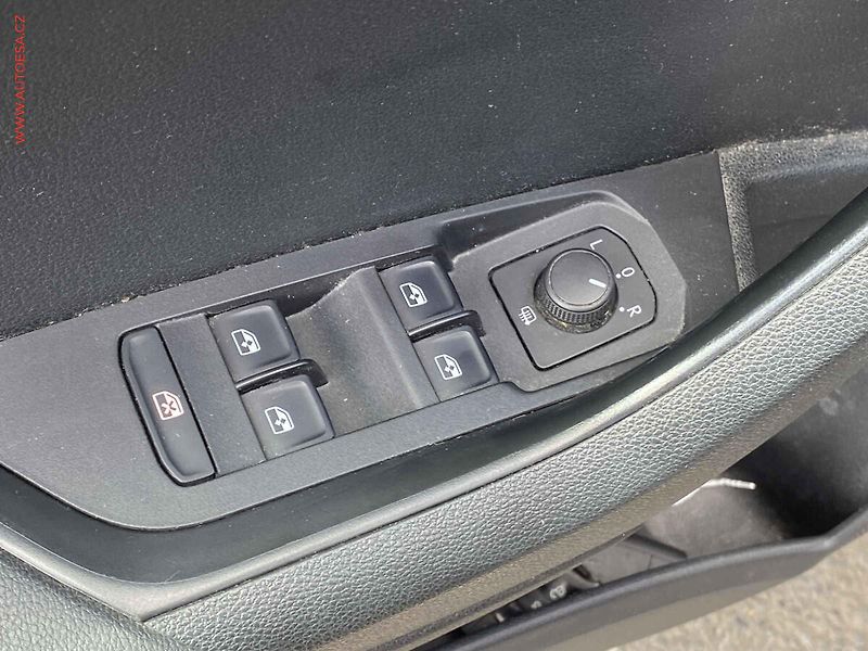 Škoda Karoq (2018) 1.5 TSi, Ambition, DSG, TZ - fotka 11 z 20