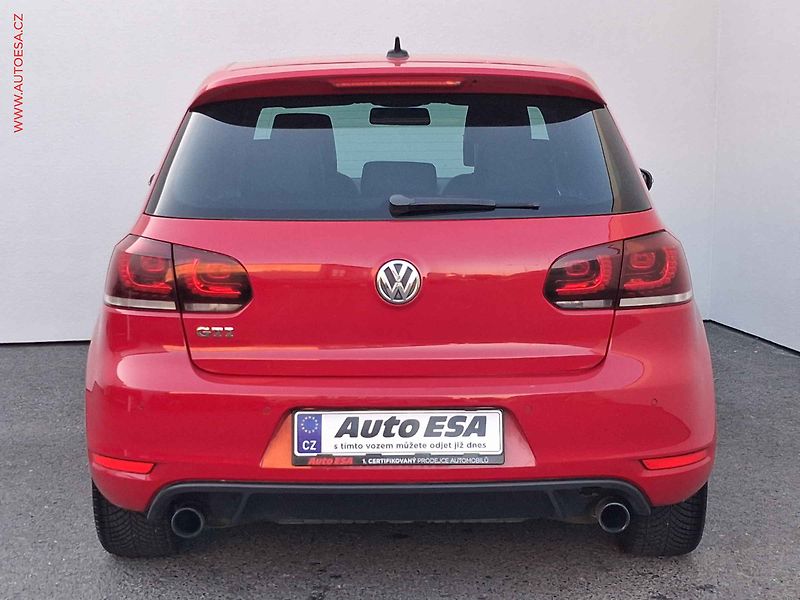 Volkswagen Golf (2011) 2.0 TSi, GTi, DSG - fotka 5 z 20