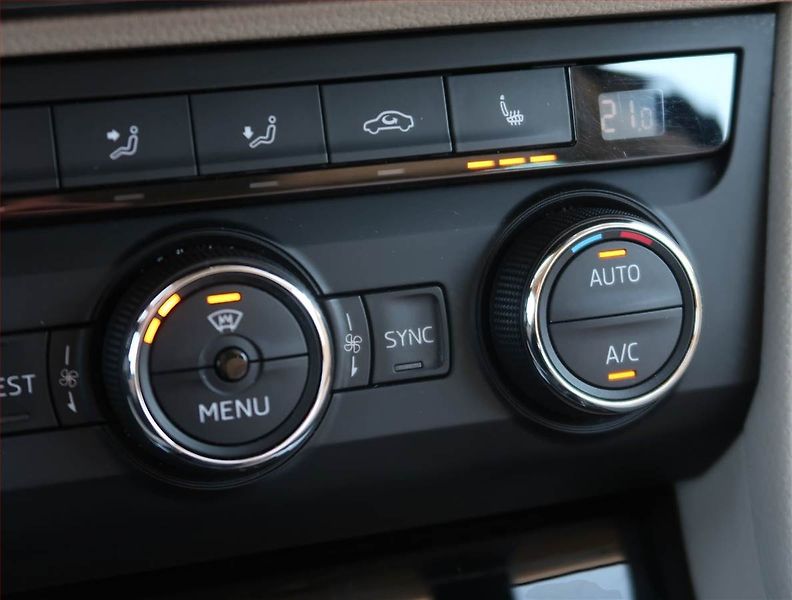 Škoda Superb (2016) Style Plus 2.0 TDI, Automat - fotka 20 z 26