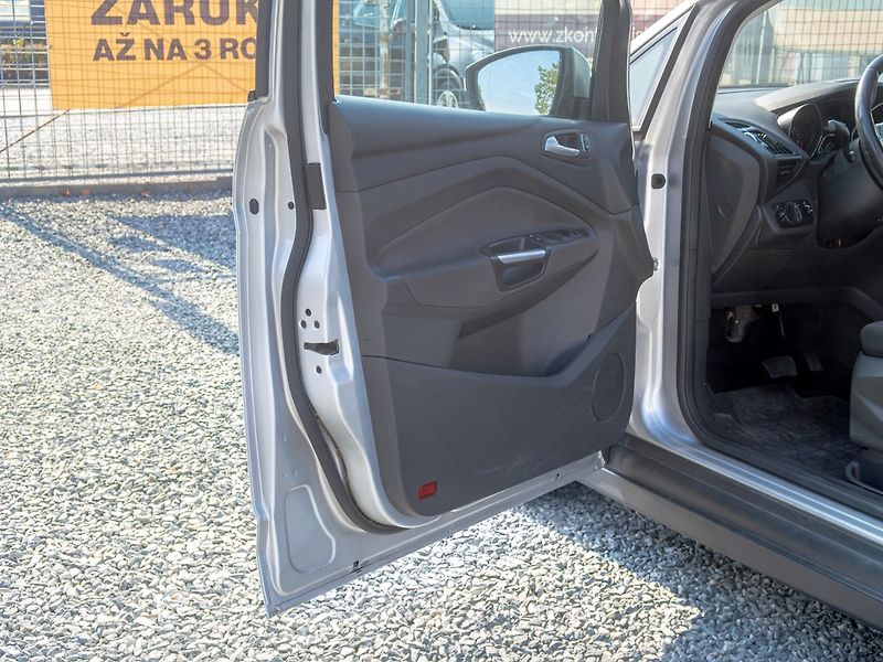 Ford Grand C-MAX (2017) 2.0TDCI 110KW 7sedadel – TAŽNÝ - fotka 11 z 47