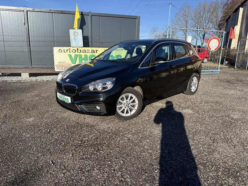 BMW Řada 2 218i Active Tourer - fotka 1 z 21