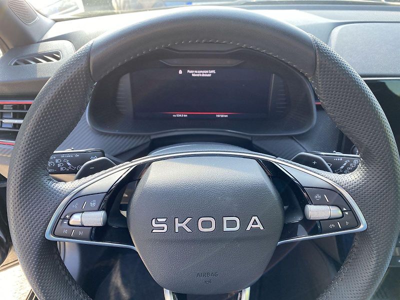 Škoda Kamiq (2025) 1.5 TSI DSG Monte Carlo - fotka 16 z 37