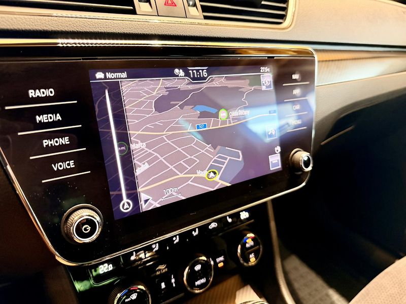 Škoda Superb 2.0 TDi DSG 4x4 Sportline - fotka 11 z 33