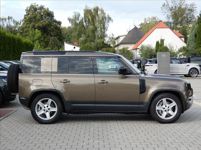 Land Rover Defender 3,0 D300 110 SE,1.maj,ČR,DPH - fotka 6 z 35