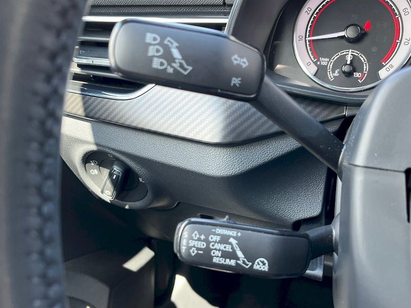 Škoda Kamiq (2023) 1.0 TSI 81 kW Monte Carlo DSG - fotka 17 z 32
