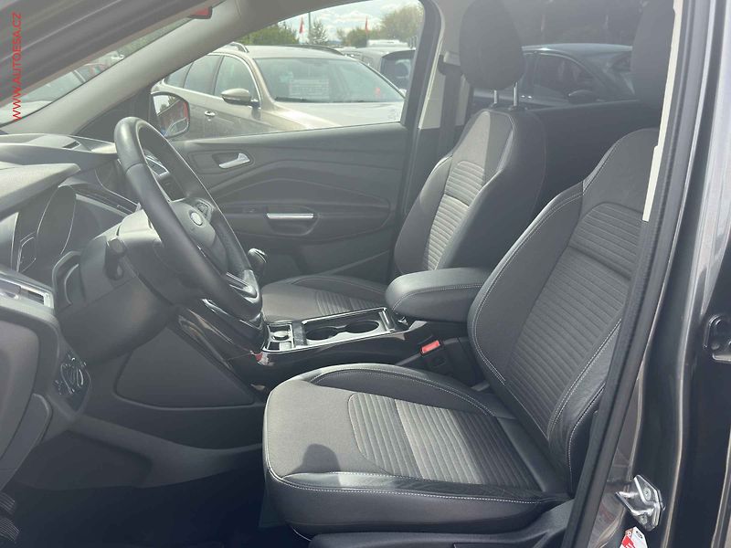 Ford Kuga (2019) 1.5EB, Navi, TZ, park.čidla - fotka 9 z 19
