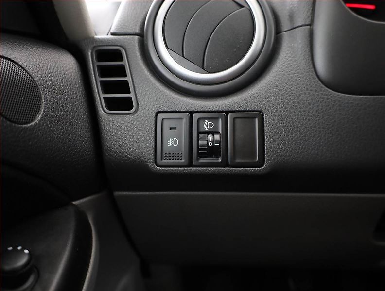 Suzuki SX4 (2011) 1.6 VVT, 4X4, Vyhř. sedaček - fotka 13 z 14