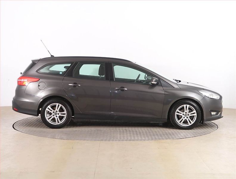 Ford Focus (2017) 1.5 TDCi, Tempomat - fotka 6 z 16