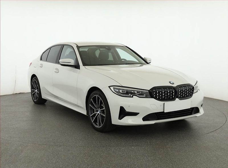 BMW Řada 3 (2019) 330 e - fotografie inzerátu