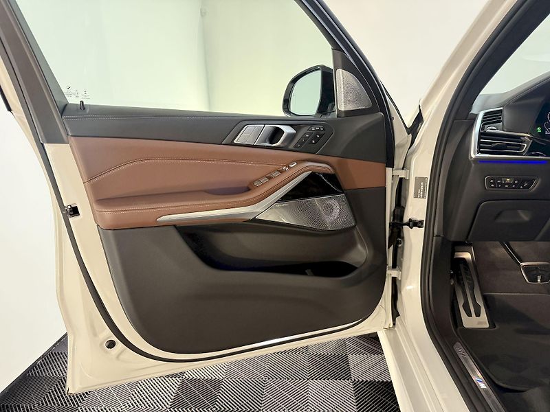 BMW X7 xDrive30d M-Sport Laser FULL - fotka 14 z 53