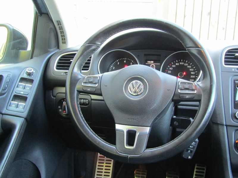 Volkswagen Golf (2011) 1.2 TSI 77kW - fotka 16 z 45