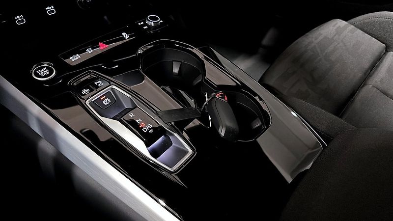 Audi A6 e-hybrid quattro 360 Matrix Ta - fotka 12 z 15