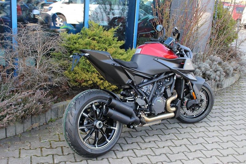 KTM 1290 Super Duke R (2022) BRABUS 2022 TOP - fotka 8 z 14