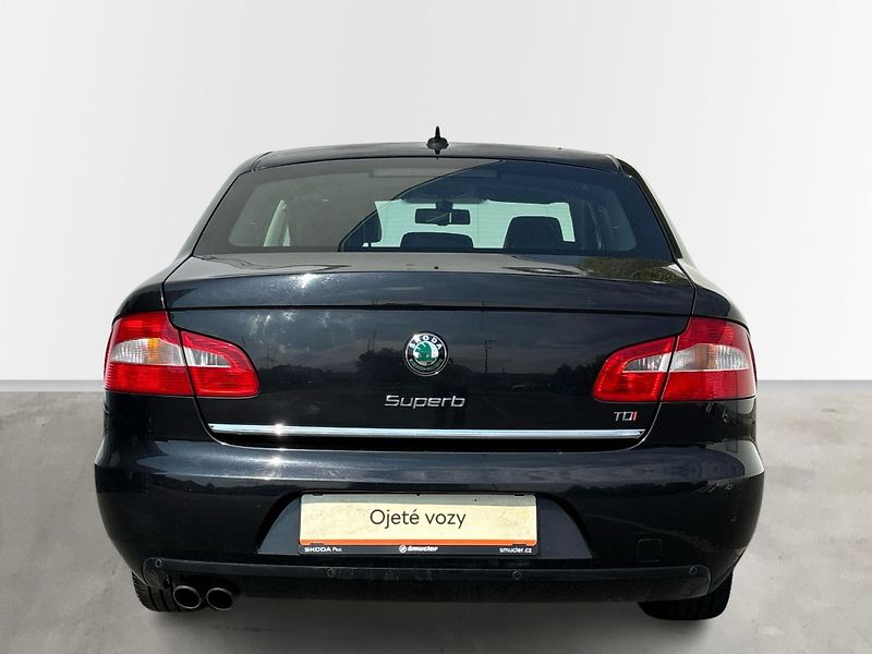 Škoda Superb ELEGANCE - fotka 17 z 29