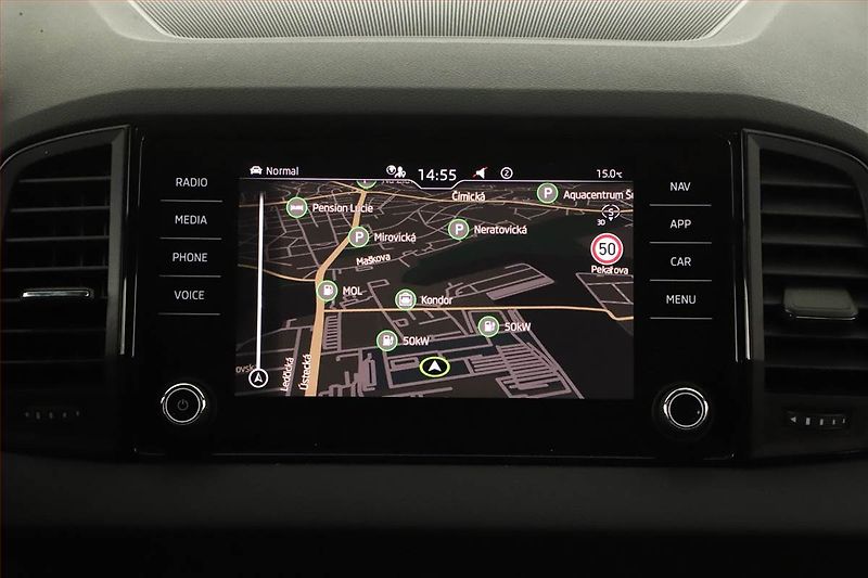 Škoda Karoq (2024) 2.0 TDI, Sportline, Navigace - fotka 13 z 20