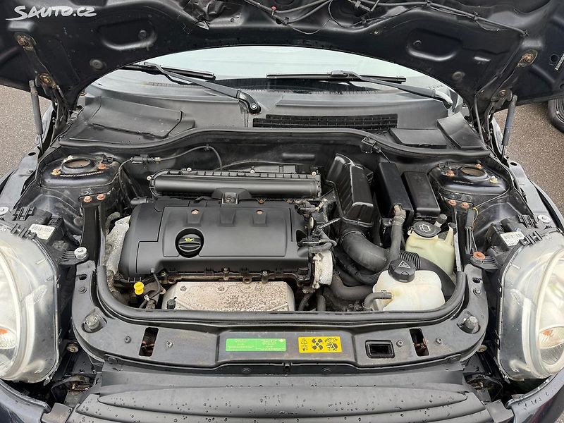 Mini Cooper 1.6i, manual - fotka 9 z 9