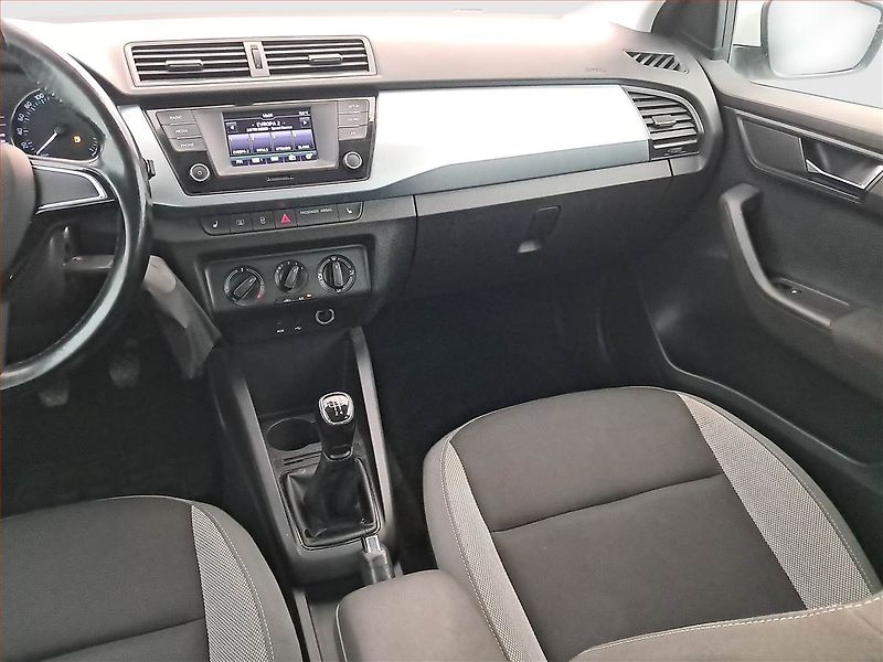 Mercedes-Benz Třídy C (2023) AMG Paket C 220 d - fotka 8 z 19