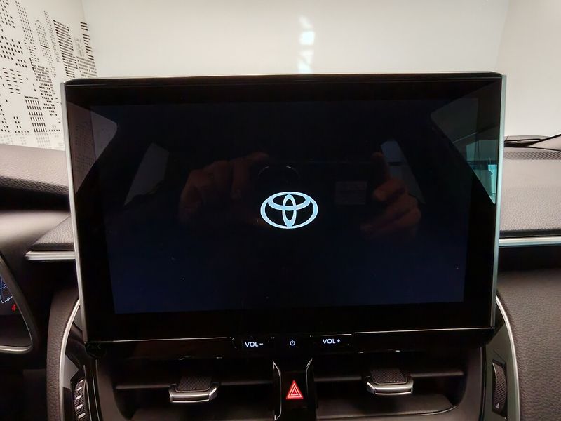 Toyota Corolla Cross 2.0 Hybrid 4x2 Executive - fotka 31 z 36