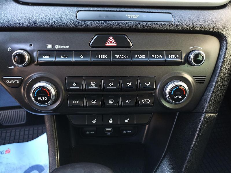 Kia Sportage 1,6CRDi 4x4, AT, Navi, ČR - fotka 25 z 36