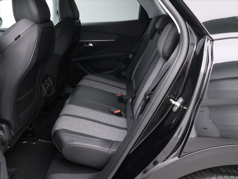 Peugeot 3008 1,2 PT 96kW CZ Allure 1Maj DPH - fotka 13 z 32
