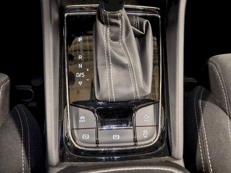Škoda Karoq (2025) 2.0 TDI 110 kW DSG 4x4 Sportli - fotka 19 z 31
