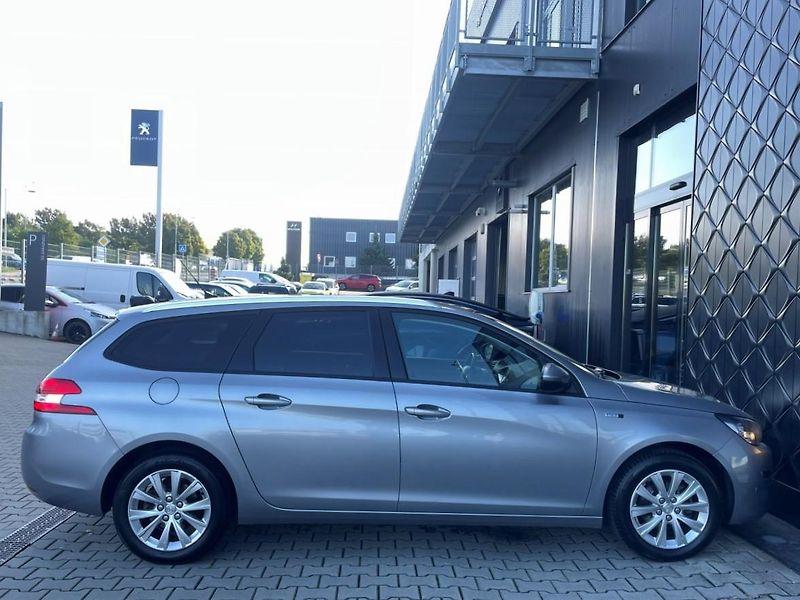 Peugeot 308 STYLE SW 1.2 PT 81 kW - fotka 9 z 27