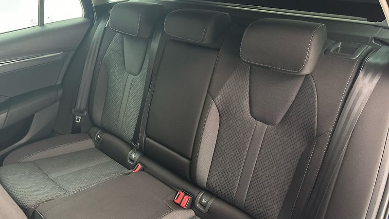 Škoda Octavia 2.0 TDI DSG Style Combi - fotka 16 z 26