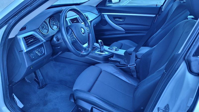 BMW Řada 3 320D XDRIVE GT - fotka 18 z 22