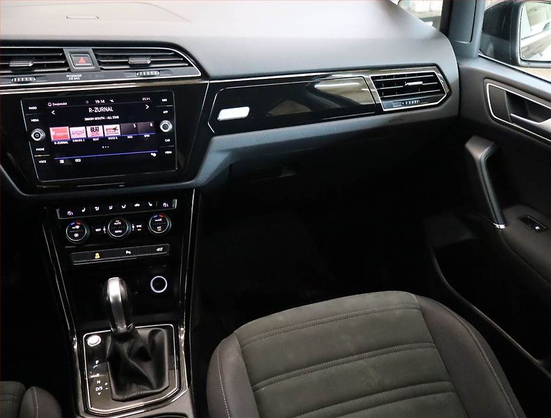 Volkswagen Touran (2017) 2.0 TDI, Automat, Navi - fotka 8 z 29