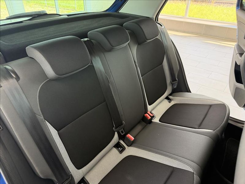 Škoda Fabia 1,2 TSi, 1.maj,klimatronic, BT - fotka 25 z 29