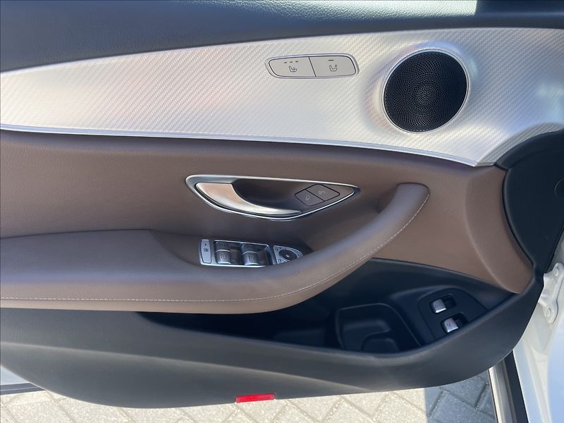 Mercedes-Benz Třídy E 2,0 4Matic ALL-TERREIN PANO LE - fotka 26 z 40