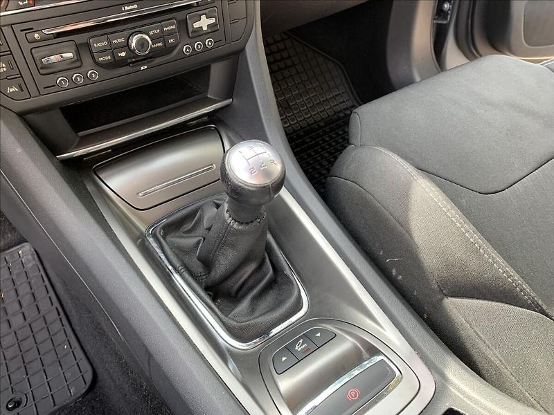Citroën C5 2,0 i SERVISKA - fotka 11 z 19