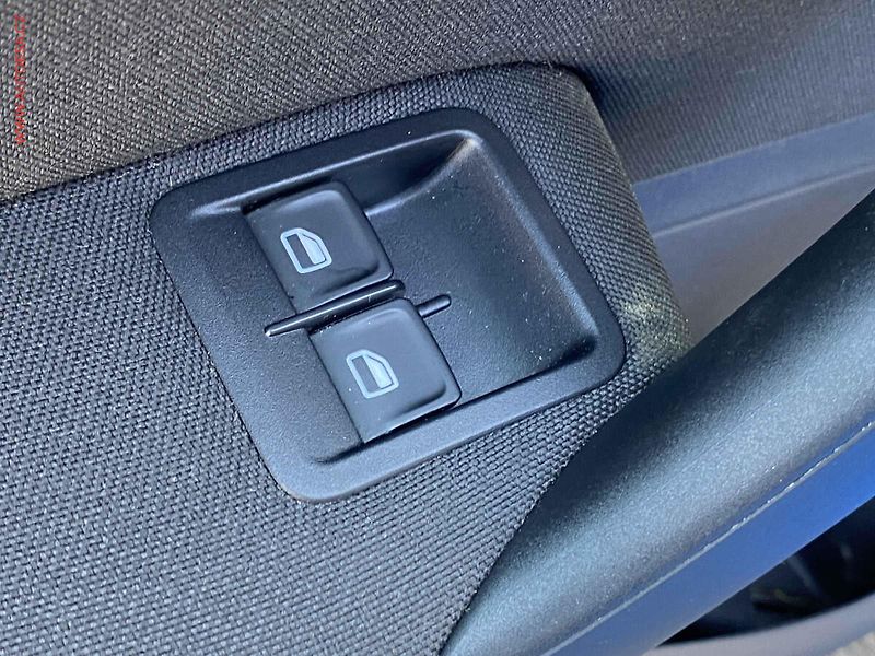 Volkswagen Polo (2014) 1.2 TSi, AC, kamera - fotka 11 z 18