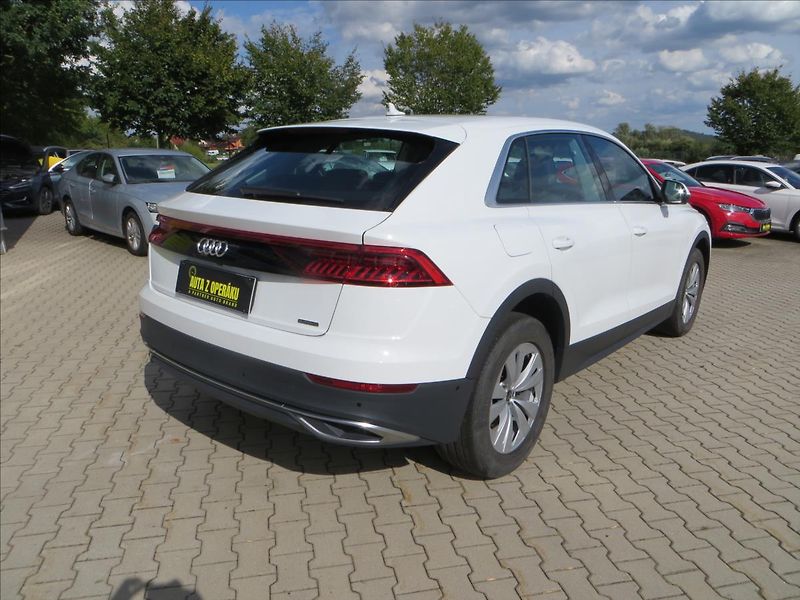 Audi Q8 3,0 TFSI quattro tiptronic 250 - fotka 9 z 29