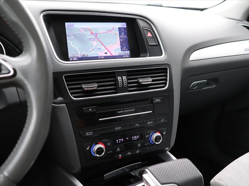 Audi Q5 3,0 TDI 180kW Aut Quattro Kůže - fotka 21 z 36