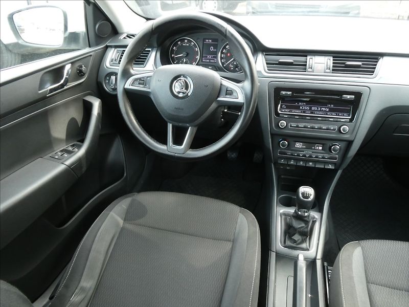Škoda Rapid 1,2 TSI 77kW Style Spaceback - fotka 25 z 36