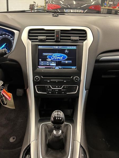 Ford Mondeo 1.5 Ti-VCT 118 kW - fotka 12 z 20