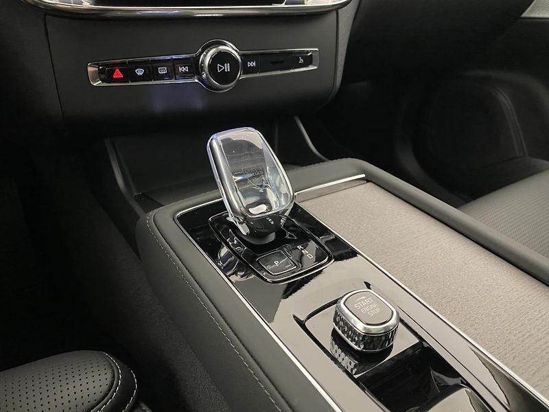 Volvo XC90 (2026) T8 AWD Plug-in DARK ULTRA - fotka 37 z 76