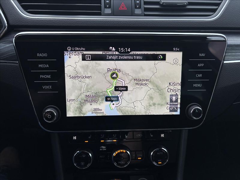 Škoda Superb 2,0 TDI 147kW Style 4x4 DSG - fotka 34 z 37