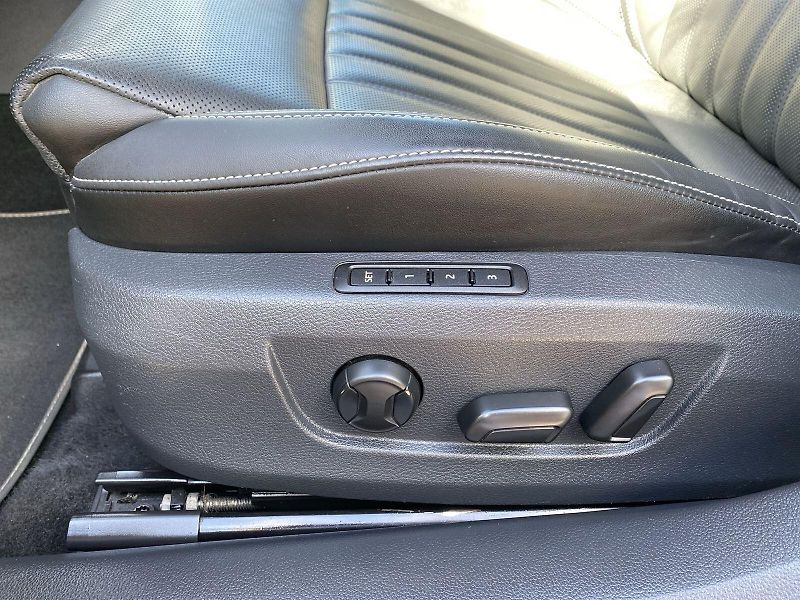 Škoda Superb (2023) Combi 2.0 TDI 4x4 DSG L&K - fotka 28 z 37