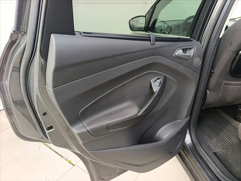 Ford C-MAX 1,5 TDCi Kamera Navi Tempomat - fotka 19 z 34