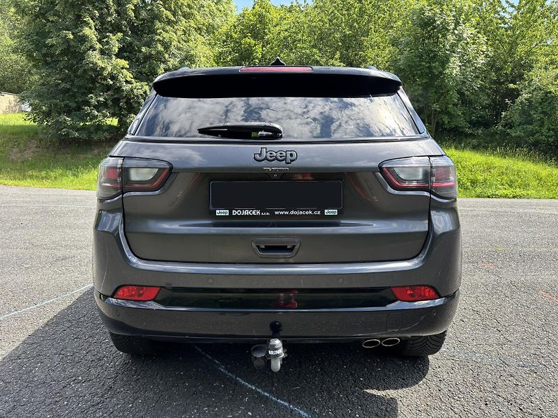 Jeep Compass (2022)  1.3 T-GDI Servis Knih 80th ČR - fotka 6 z 42