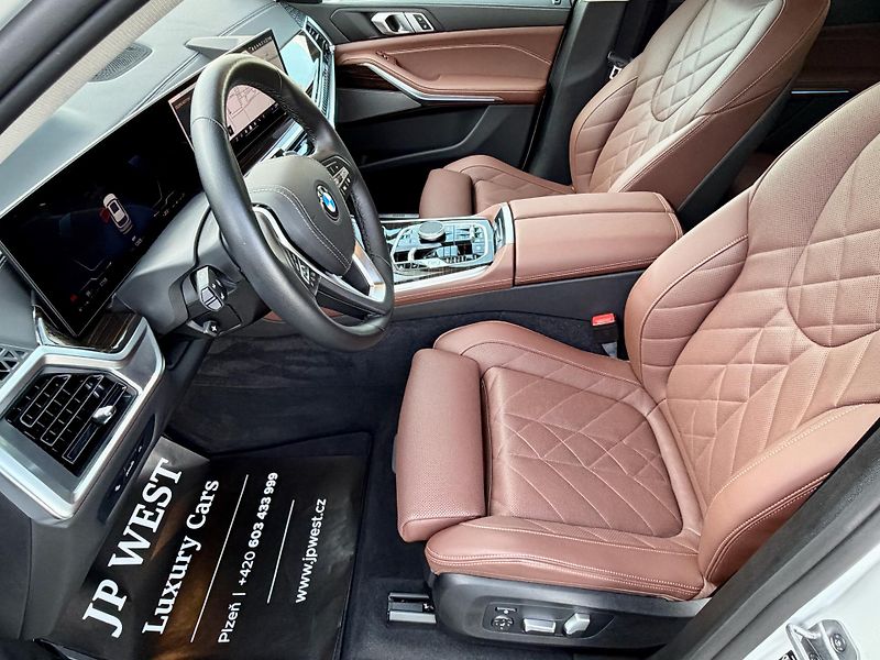 BMW X5 (2025) VZDUCH 2VR SoftClose Tažné HUD - fotka 4 z 51