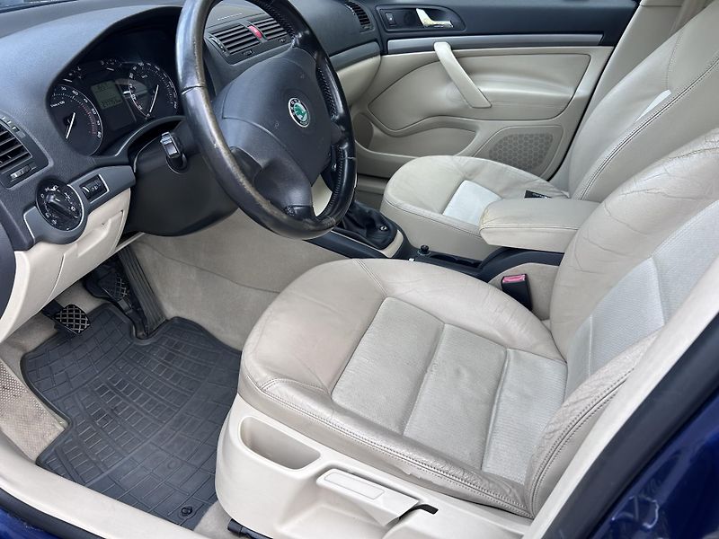 Škoda Octavia 2.0 TDI Elegance - fotka 19 z 34