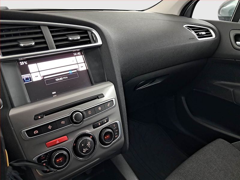 Citroën C4 (2016) 1.2 PureTech, Tempomat - fotka 12 z 18